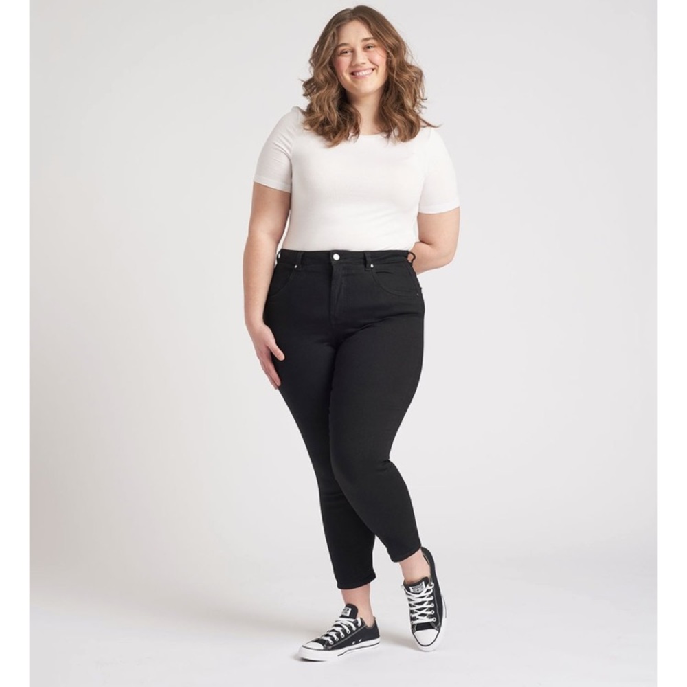 Universal Standard High Rise Skinny Seine Size 26